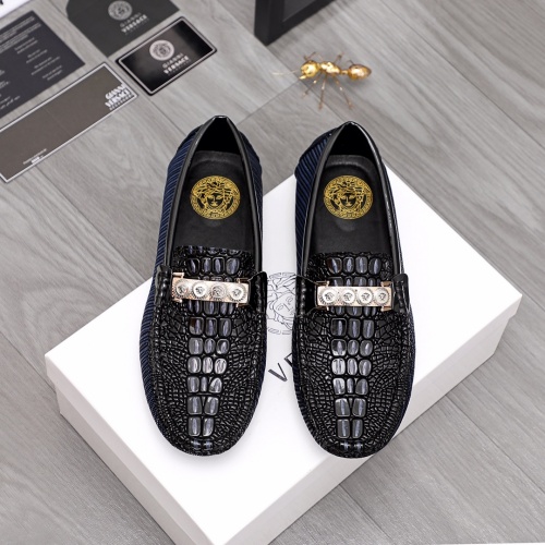 Versace Leather Shoes For Men #963495