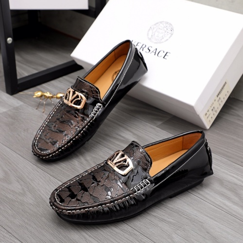 Versace Leather Shoes For Men #963497