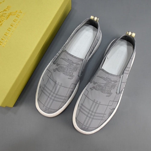 Burberry Casual Shoes For Men #963539