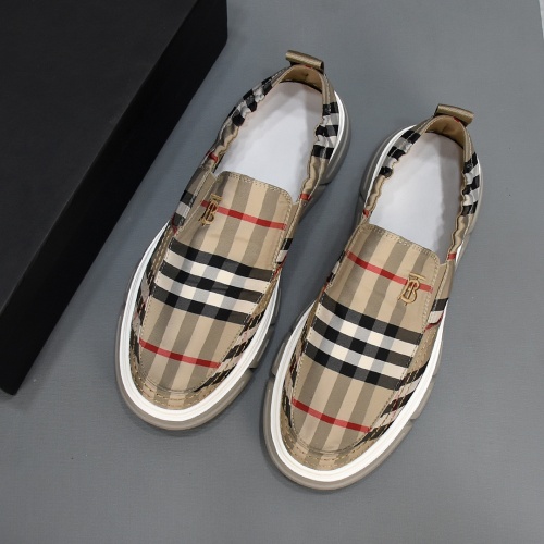 Burberry Casual Shoes For Men #963545