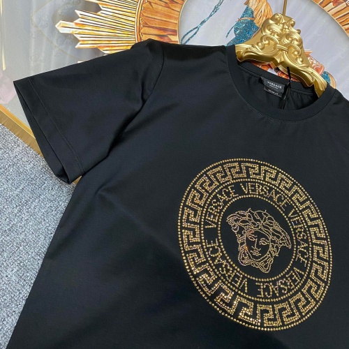 Replica Versace T-Shirts Short Sleeved For Unisex #963872 $60.00 USD for Wholesale