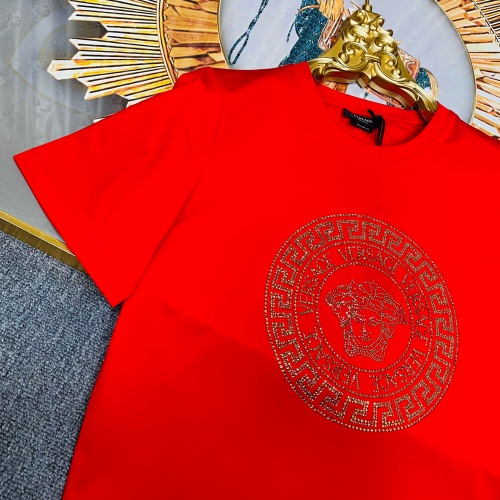 Replica Versace T-Shirts Short Sleeved For Unisex #963874 $60.00 USD for Wholesale