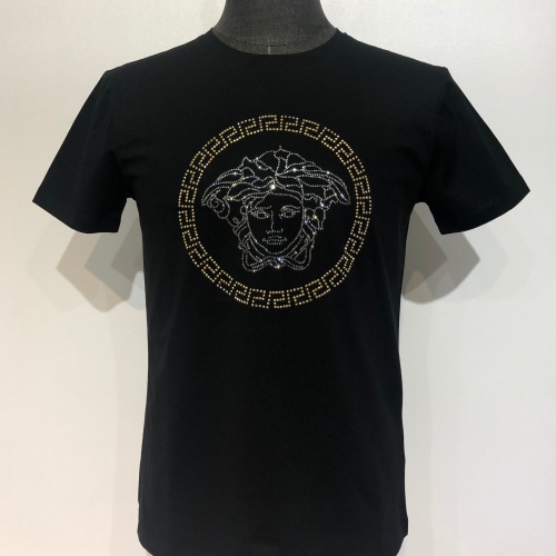 Replica Versace T-Shirts Short Sleeved For Unisex #963889 $60.00 USD for Wholesale