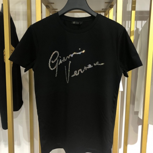 Replica Versace T-Shirts Short Sleeved For Unisex #963890 $60.00 USD for Wholesale