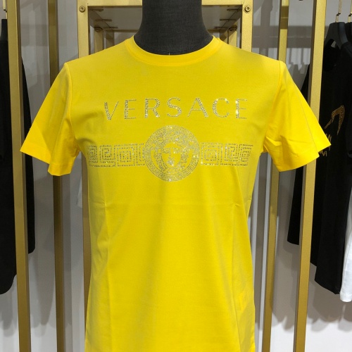 Replica Versace T-Shirts Short Sleeved For Unisex #963902 $60.00 USD for Wholesale