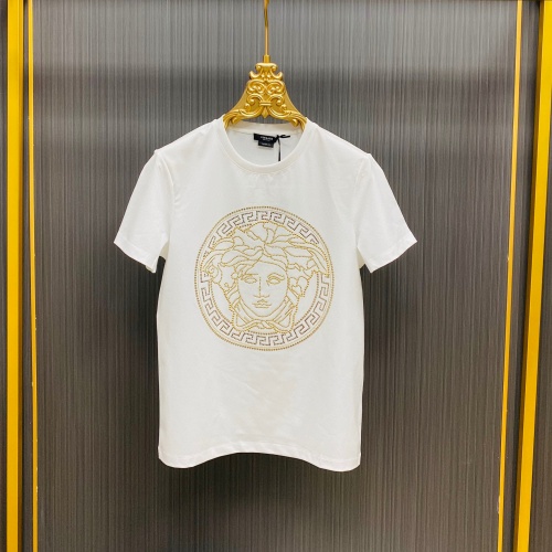 Versace T-Shirts Short Sleeved For Unisex #963909 $60.00 USD, Wholesale Replica Versace T-Shirts