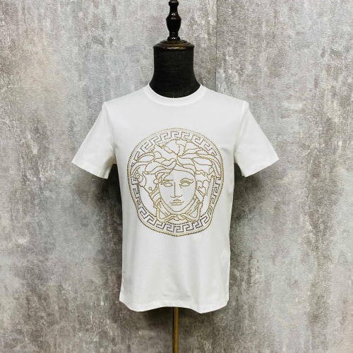 Replica Versace T-Shirts Short Sleeved For Unisex #963909 $60.00 USD for Wholesale