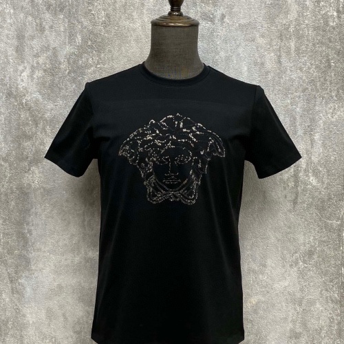 Replica Versace T-Shirts Short Sleeved For Unisex #963913 $60.00 USD for Wholesale