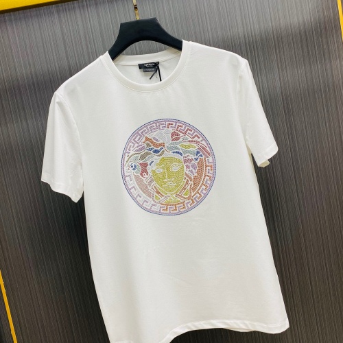Replica Versace T-Shirts Short Sleeved For Unisex #963942 $64.00 USD for Wholesale