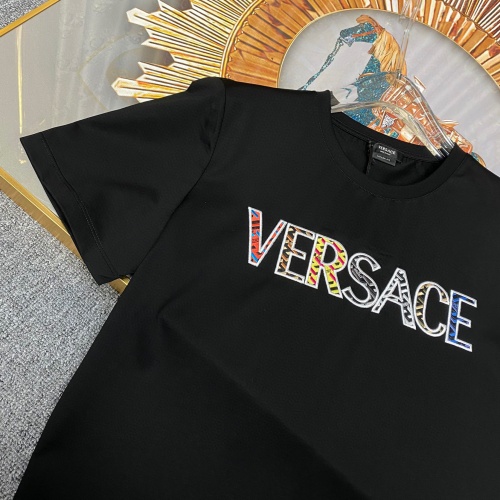 Replica Versace T-Shirts Short Sleeved For Unisex #963943 $64.00 USD for Wholesale
