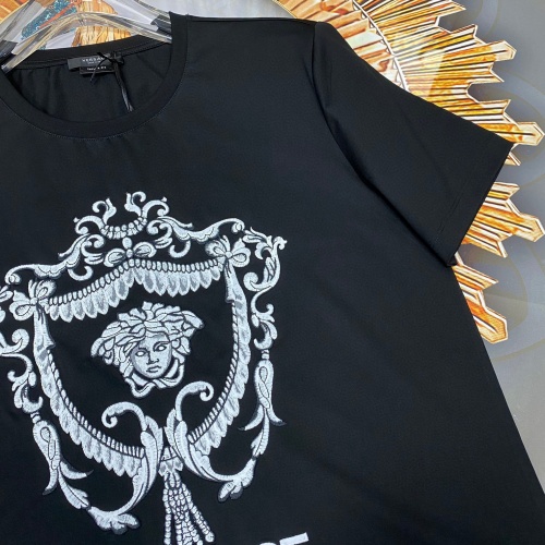 Replica Versace T-Shirts Short Sleeved For Unisex #963970 $68.00 USD for Wholesale