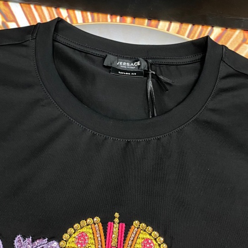 Replica Versace T-Shirts Short Sleeved For Unisex #963987 $68.00 USD for Wholesale
