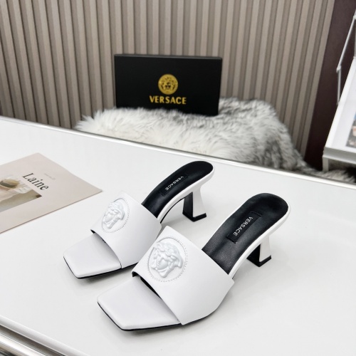 Versace Slippers For Women #964077