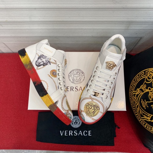 Versace Casual Shoes For Men #964152