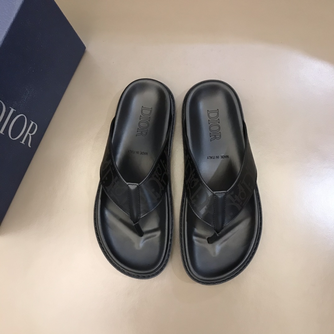 dior male slippers