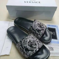 $45.00 USD Versace Slippers For Women #956330