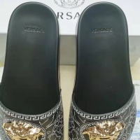 $45.00 USD Versace Slippers For Men #956358