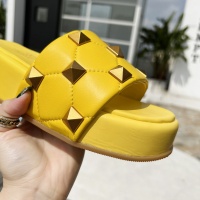 $80.00 USD Valentino Slippers For Women #960322