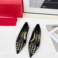 $80.00 USD Valentino Flat Shoes For Women #962133