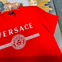 $60.00 USD Versace T-Shirts Short Sleeved For Unisex #963834