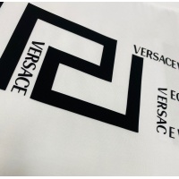 $60.00 USD Versace T-Shirts Short Sleeved For Unisex #963841