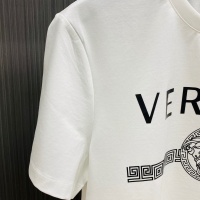 $60.00 USD Versace T-Shirts Short Sleeved For Unisex #963883