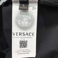 $60.00 USD Versace T-Shirts Short Sleeved For Unisex #963894