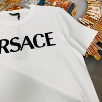 $60.00 USD Versace T-Shirts Short Sleeved For Unisex #963896