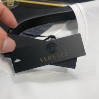 $60.00 USD Versace T-Shirts Short Sleeved For Unisex #963901