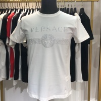 $60.00 USD Versace T-Shirts Short Sleeved For Unisex #963901