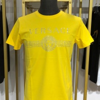 $60.00 USD Versace T-Shirts Short Sleeved For Unisex #963902