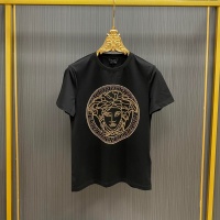 $60.00 USD Versace T-Shirts Short Sleeved For Unisex #963908