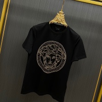$60.00 USD Versace T-Shirts Short Sleeved For Unisex #963908