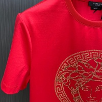 $60.00 USD Versace T-Shirts Short Sleeved For Unisex #963912