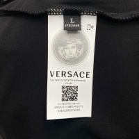 $64.00 USD Versace T-Shirts Short Sleeved For Unisex #963941
