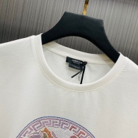 $64.00 USD Versace T-Shirts Short Sleeved For Unisex #963942