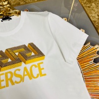 $68.00 USD Versace T-Shirts Short Sleeved For Unisex #963978