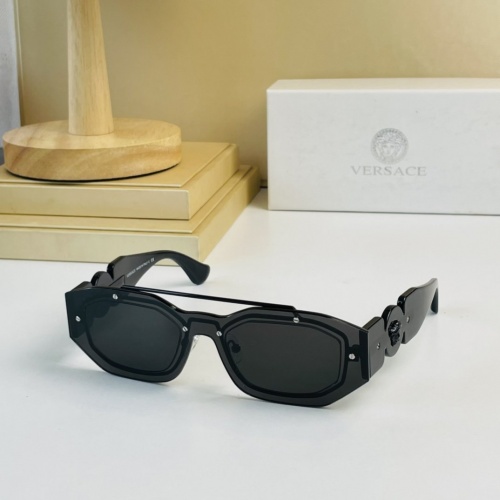 Versace AAA Quality Sunglasses #965005