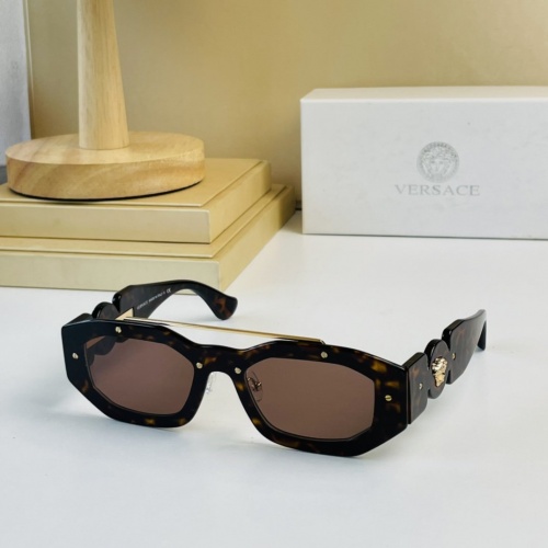 Versace AAA Quality Sunglasses #965008