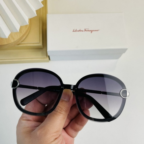 Salvatore Ferragamo AAA Quality Sunglasses #965110