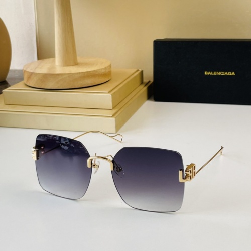 Balenciaga AAA Quality Sunglasses #965612