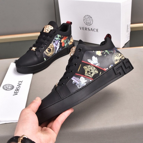 Replica Versace Casual Shoes For Men #965920 $76.00 USD for Wholesale