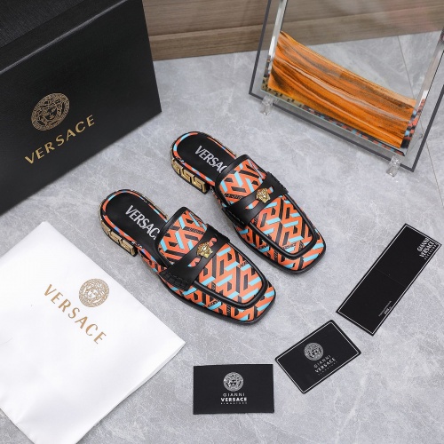 Versace Slippers For Women #966027