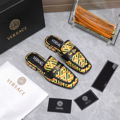 Versace Slippers For Women #966029