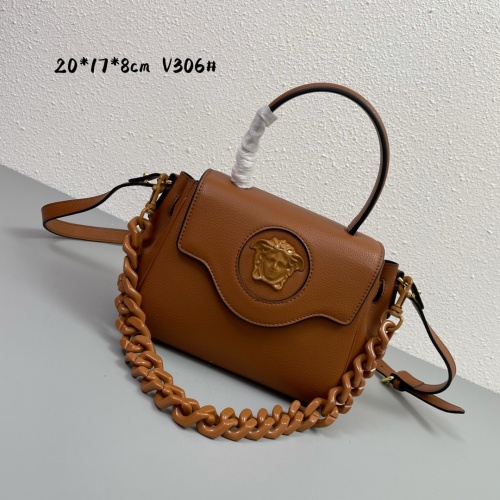 Versace AAA Quality Messenger Bags For Women #966840 $140.00 USD, Wholesale Replica Versace AAA Quality Messenger Bags