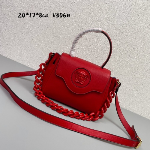 Versace AAA Quality Messenger Bags For Women #966846 $140.00 USD, Wholesale Replica Versace AAA Quality Messenger Bags