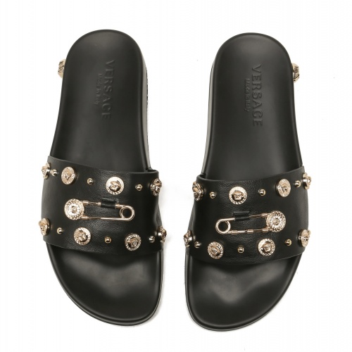 Versace Slippers For Men #967111