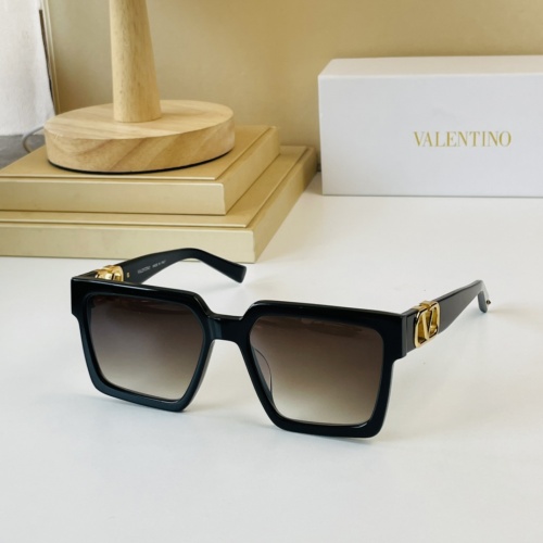 Valentino AAA Quality Sunglasses #967962