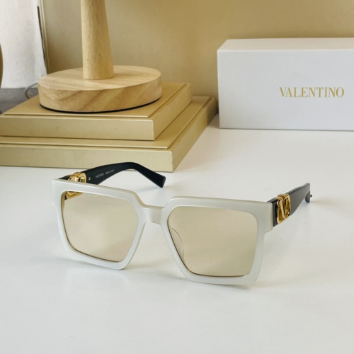 Valentino AAA Quality Sunglasses #967964