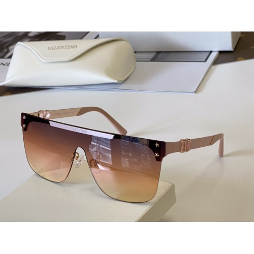 Valentino AAA Quality Sunglasses #967970